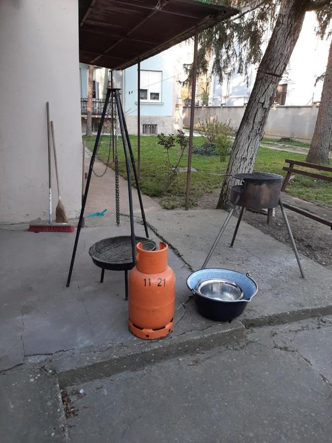 Apartman Kod Kestena Osijek Buitenkant foto