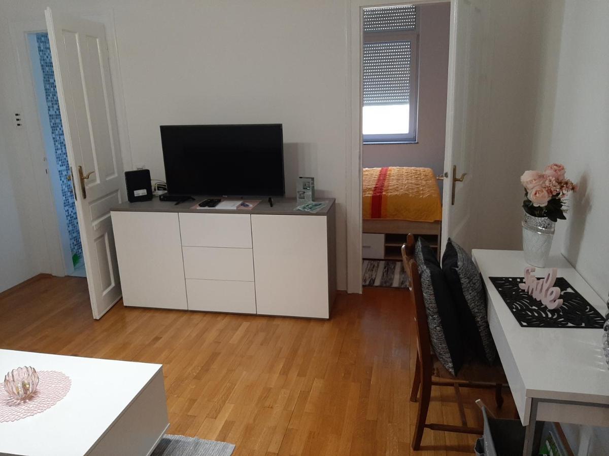 Apartman Kod Kestena Osijek Buitenkant foto
