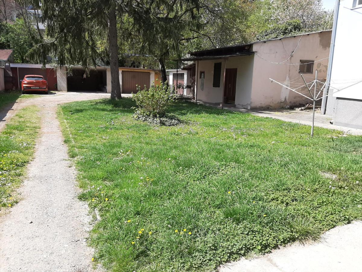 Apartman Kod Kestena Osijek Buitenkant foto